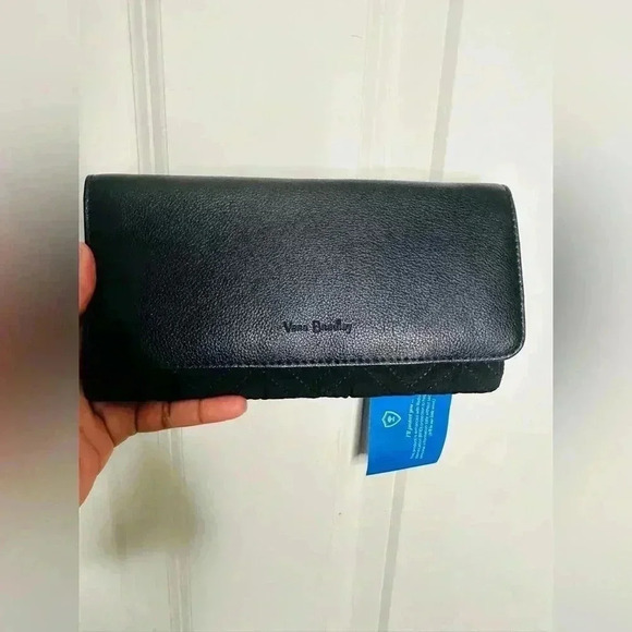 Vera Bradley NWT Iconic RFID Audrey Wallet in Microfiber Black - Picture 1 of 5